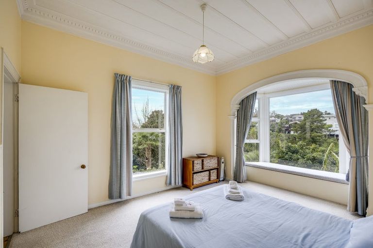 Photo of property in 13 Roslyn Road, Bluff Hill, Napier, 4110