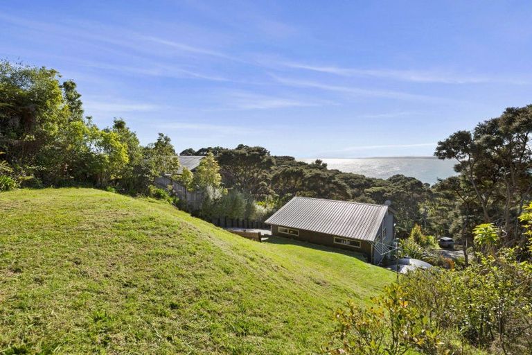 Photo of property in 33 Whaanga Road, Raglan, 3297