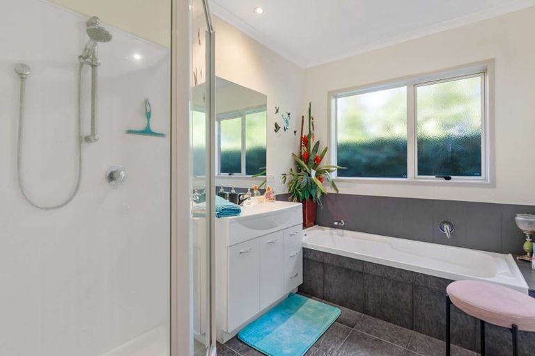 Photo of property in 41 Matene Place, Papamoa Beach, Papamoa, 3118