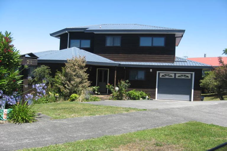 Photo of property in 21 Woodland Grove, Feilding, 4702