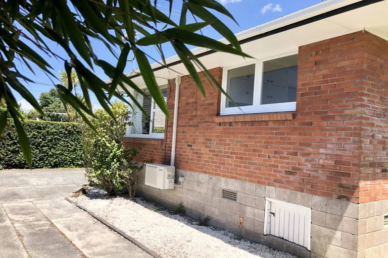 Photo of property in 1/13 Stanley Avenue, Milford, Auckland, 0620