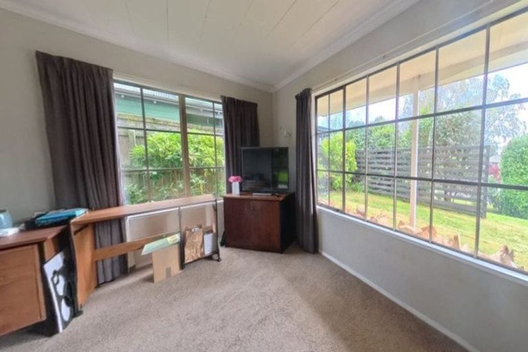 Photo of property in 35 Waitawa Place, Lynmore, Rotorua, 3010