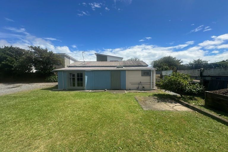 Photo of property in 37 Liverpool Street, Levin, 5510