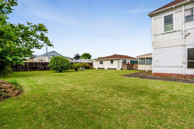 Photo of property in 3 Carrington Street, New Plymouth, 4310