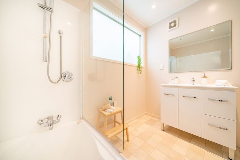 Photo of property in 55 Wyndham Road, Pinehaven, Upper Hutt, 5019