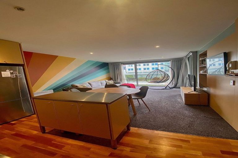 Photo of property in Sanctum Apartment, 10 Ebor Street, Te Aro, Wellington, 6011