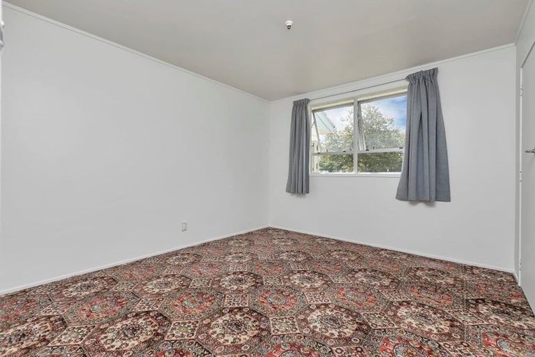 Photo of property in 4 Pukeroa Place, Papakura, 2110