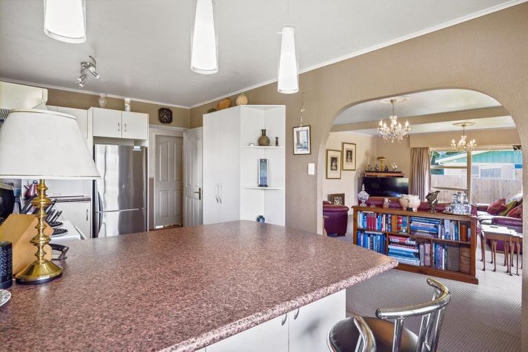 Photo of property in 6 Campbell Place, Pukehangi, Rotorua, 3015