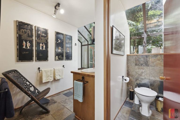 Photo of property in 14 Kingsclere Place, Goodwood Heights, Auckland, 2105