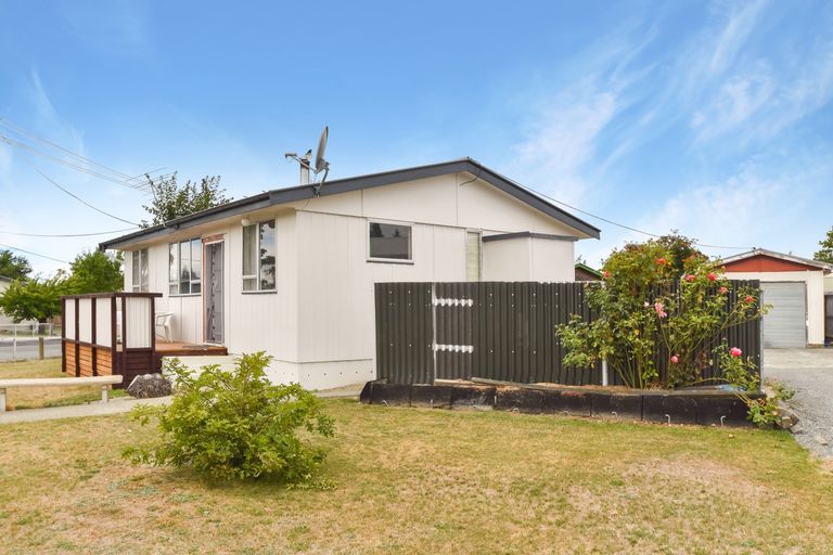Photo of property in 17 Omahau Crescent, Twizel, 7901