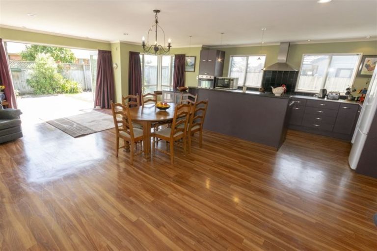 Photo of property in 13 Calvandra Grove, Rangiora, 7400