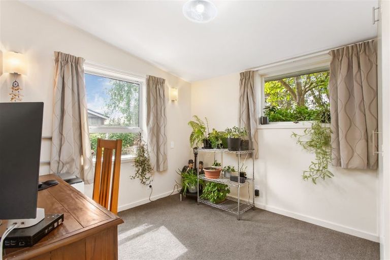 Photo of property in 7 Sawtell Place, Northcote, Christchurch, 8052