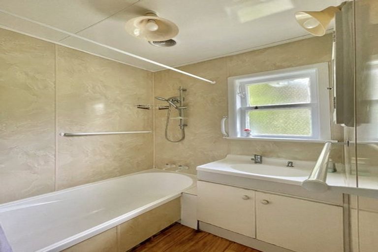 Photo of property in 6 Reid Road, Wainuiomata, Lower Hutt, 5014