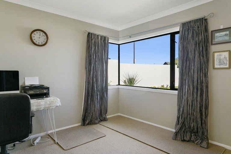 Photo of property in 73 Arrowsmith Avenue, Waipahihi, Taupo, 3330