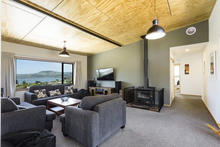 Photo of property in 16 Glendermid Close, Sawyers Bay, Port Chalmers, 9023