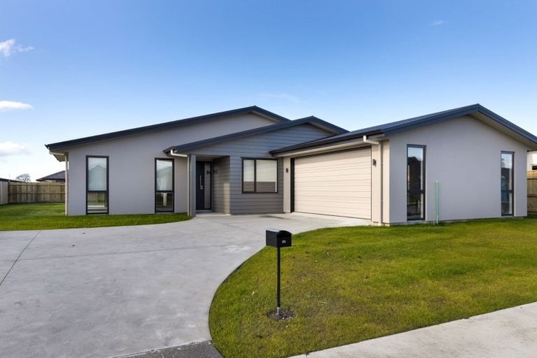 Photo of property in 28 Rose Manor Drive, Springlands, Blenheim, 7201