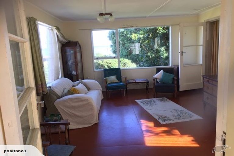 Photo of property in 134 Seaview Road, Paraparaumu Beach, Paraparaumu, 5032