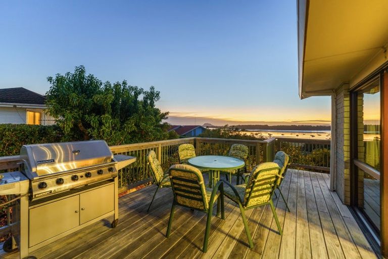 Photo of property in 57 Coppelia Avenue, Omokoroa, 3114