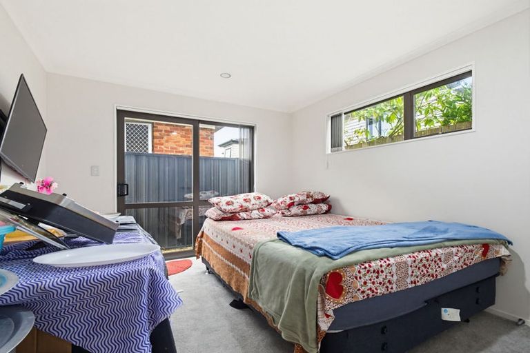 Photo of property in 56a Cambridge Terrace, Papatoetoe, Auckland, 2025