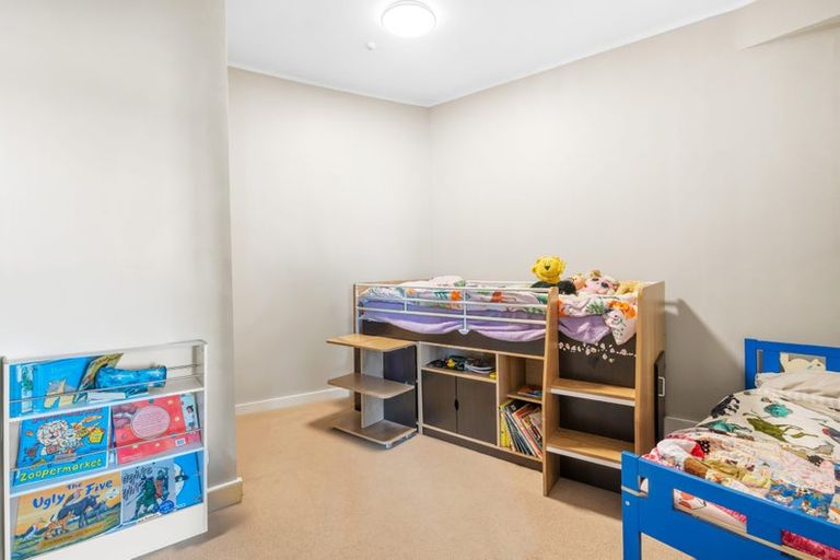 Photo of property in 17 Kent Terrace - Kent Apartments, 5c/16 Kent Terrace, Mount Victoria, Wellington, 6011