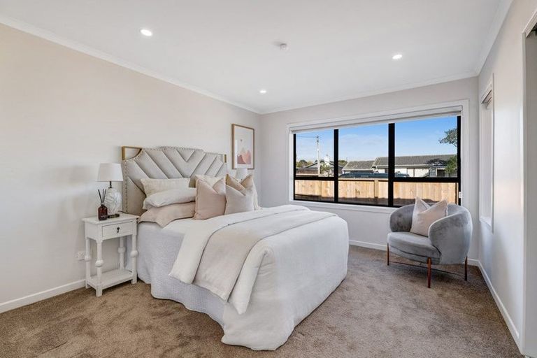 Photo of property in 25 Neal Avenue, Glenfield, Auckland, 0629