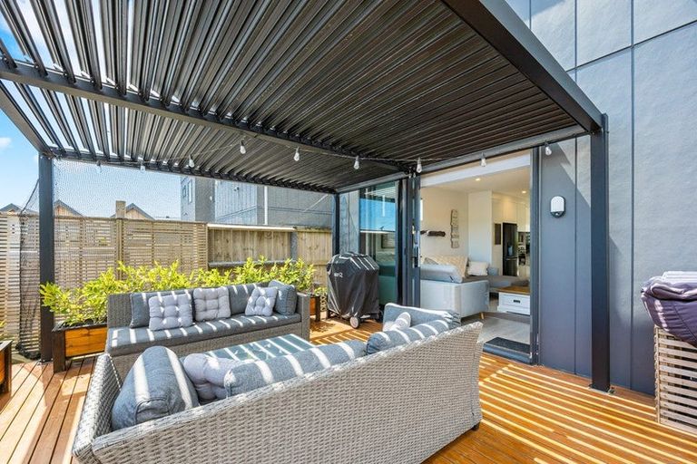Photo of property in 100 Tarapuka Road, Westgate, Auckland, 0814