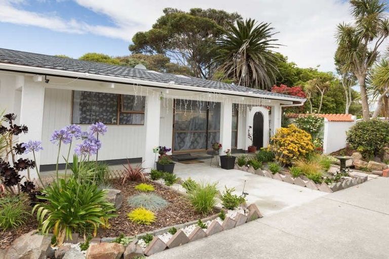 Photo of property in 32a Mahana Road, Paraparaumu Beach, Paraparaumu, 5032