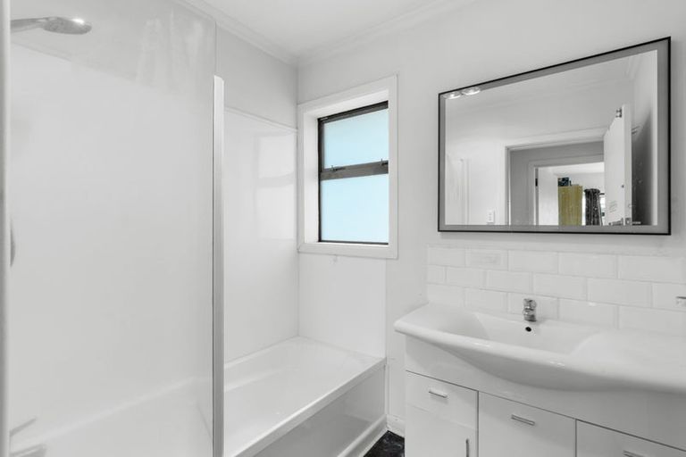 Photo of property in 13 Ontario Place, Wainoni, Christchurch, 8061