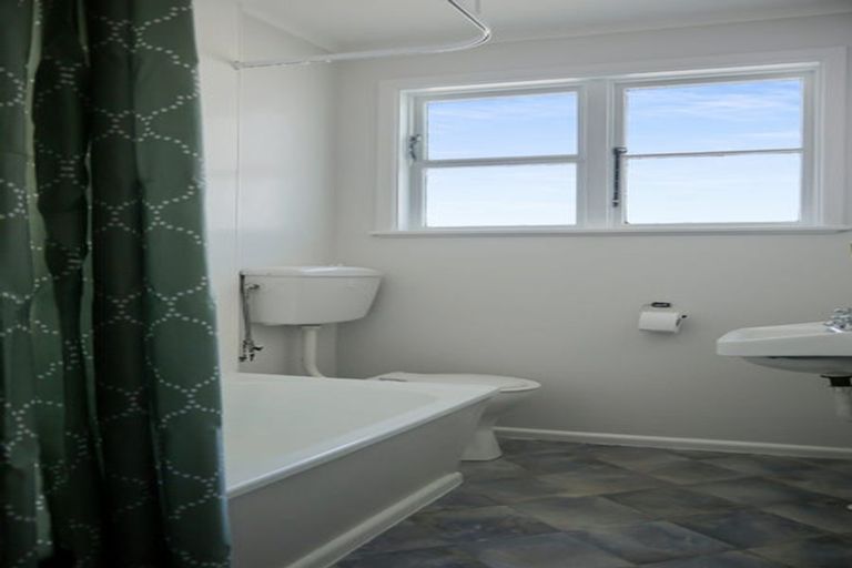 Photo of property in 13-15 Gillespie Street, Taita, Lower Hutt, 5011