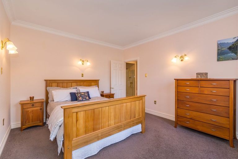 Photo of property in 32 Military Road, Boulcott, Lower Hutt, 5010