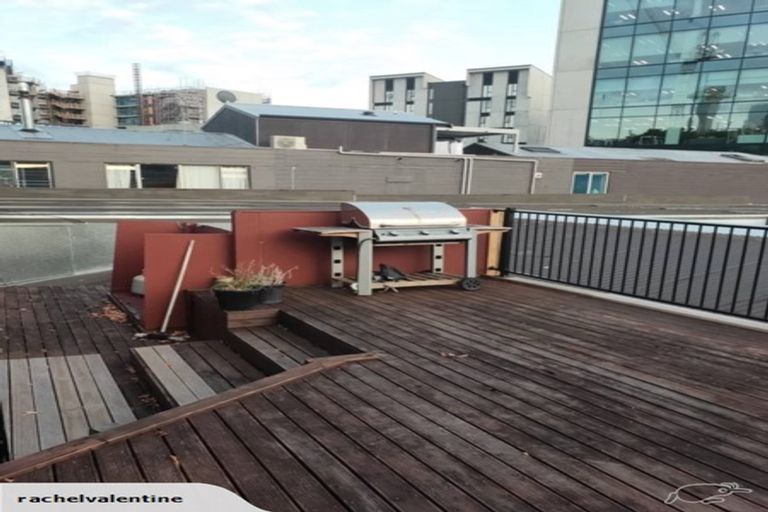 Photo of property in 91a Cook Street, Marfell, New Plymouth, 4310