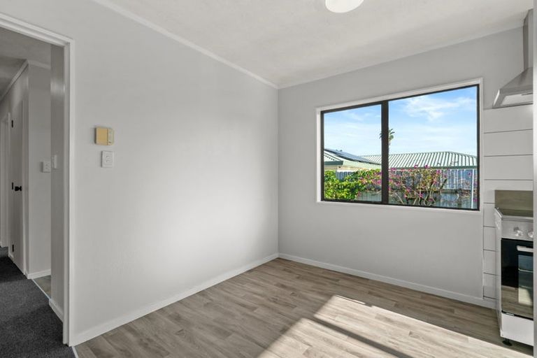 Photo of property in 2/4 Laurie Avenue, Papakura, 2110