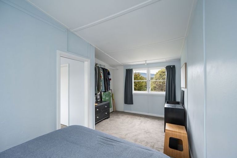 Photo of property in 17 Martin Street, Monaco, Nelson, 7011
