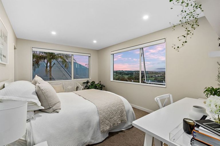 Photo of property in 1203 Whangaparaoa Road, Gulf Harbour, Whangaparaoa, 0930