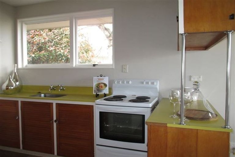 Photo of property in 6 Davidson Crescent, Hornby, Christchurch, 8042