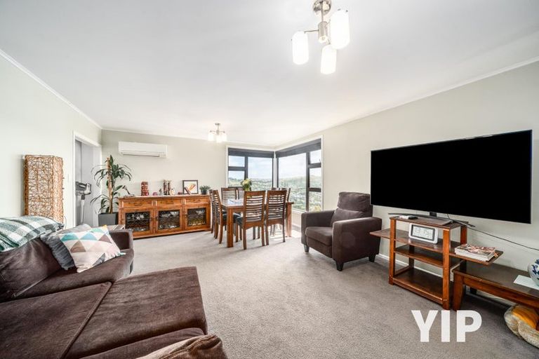 Photo of property in 16 Carluke Street, Paparangi, Wellington, 6037