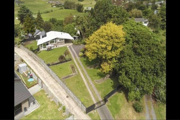 Photo of property in 25 Waikite Road, Welcome Bay, Tauranga, 3112