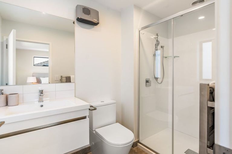 Photo of property in 4 Manaakitia Road, Karaka, 2124