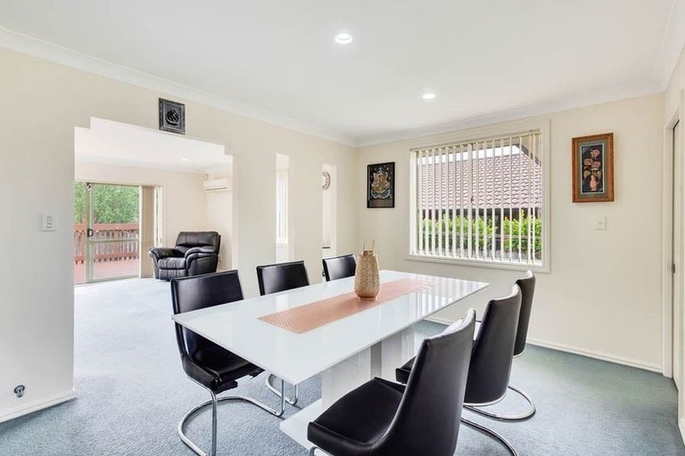 Photo of property in 12 Parkcrest Drive, Henderson, Auckland, 0612