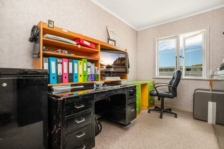 Photo of property in 131 Seabrook Avenue, New Lynn, Auckland, 0600