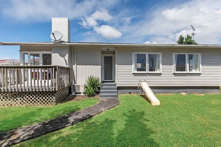 Photo of property in 123 Riverpark Crescent, Henderson, Auckland, 0610