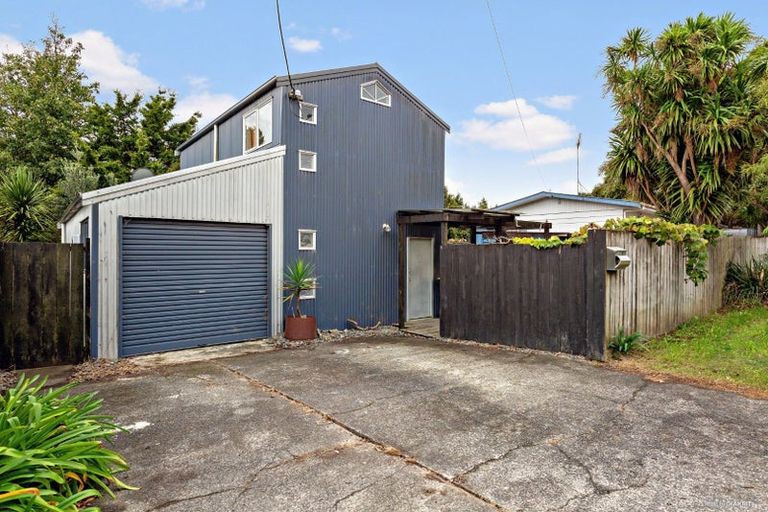 Photo of property in 46a Eskdale Road, Birkdale, Auckland, 0626