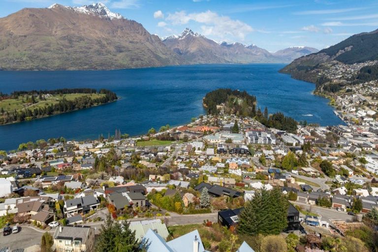 Photo of property in 8 Manchester Place, Queenstown, 9300