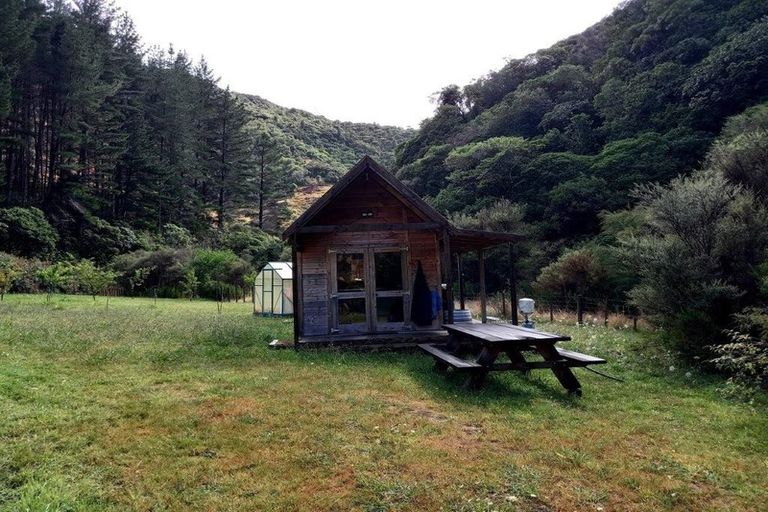 Photo of property in 815 Moonshine Road, Judgeford, Porirua, 5381