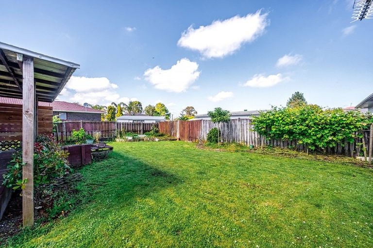 Photo of property in 16 Casuarina Road, Half Moon Bay, Auckland, 2012