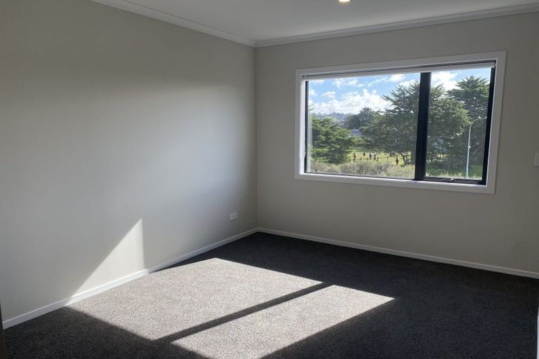 Photo of property in 2/125b Metcalfe Road, Ranui, Auckland, 0612