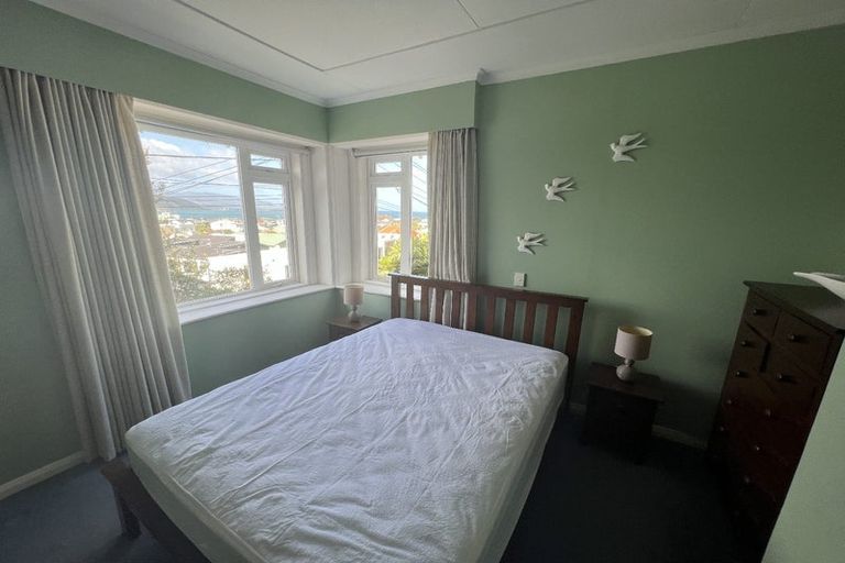 Photo of property in 162 Sutherland Road, Lyall Bay, Wellington, 6022