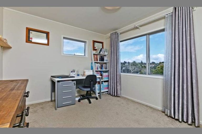Photo of property in 20 Orton Street, Glenfield, Auckland, 0627
