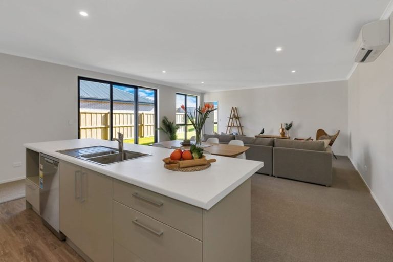 Photo of property in 12 Sholto Duncan Crescent, Halswell, Christchurch, 8025