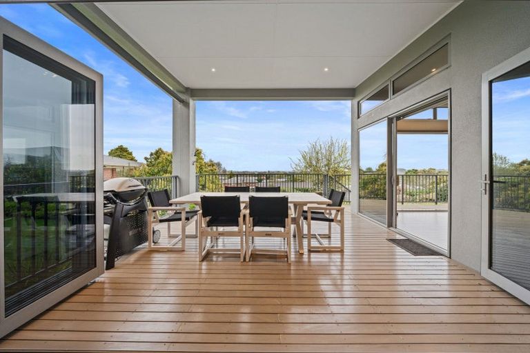 Photo of property in 2 Stonedale Drive, Pukekohe, 2120